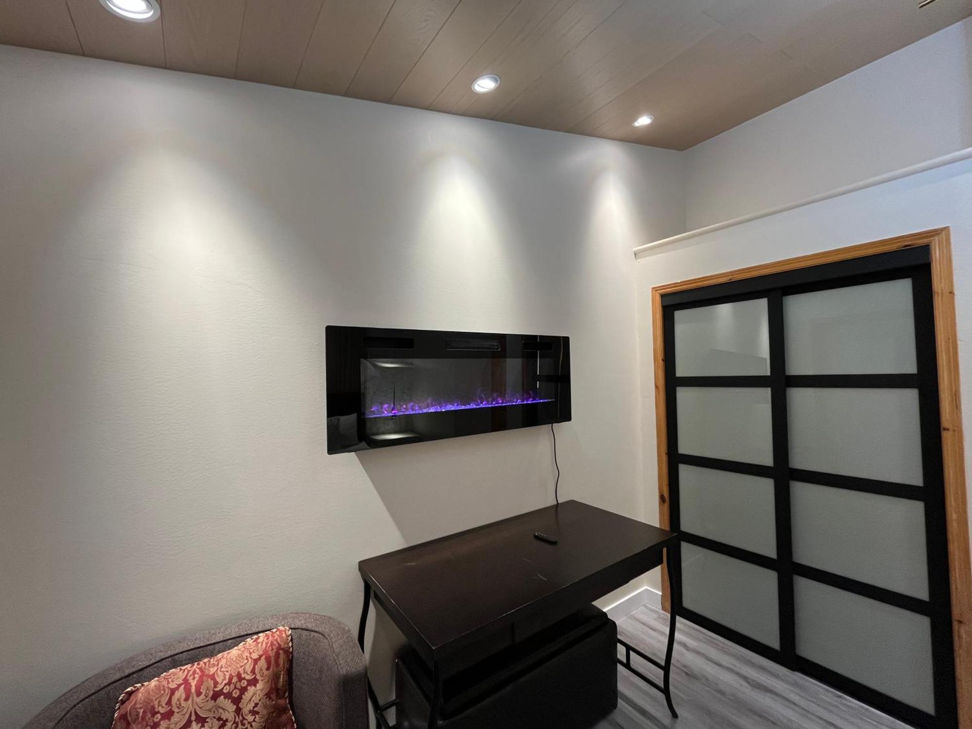 Banff Wood Lodge แคนมอร์ ภายนอก รูปภาพ