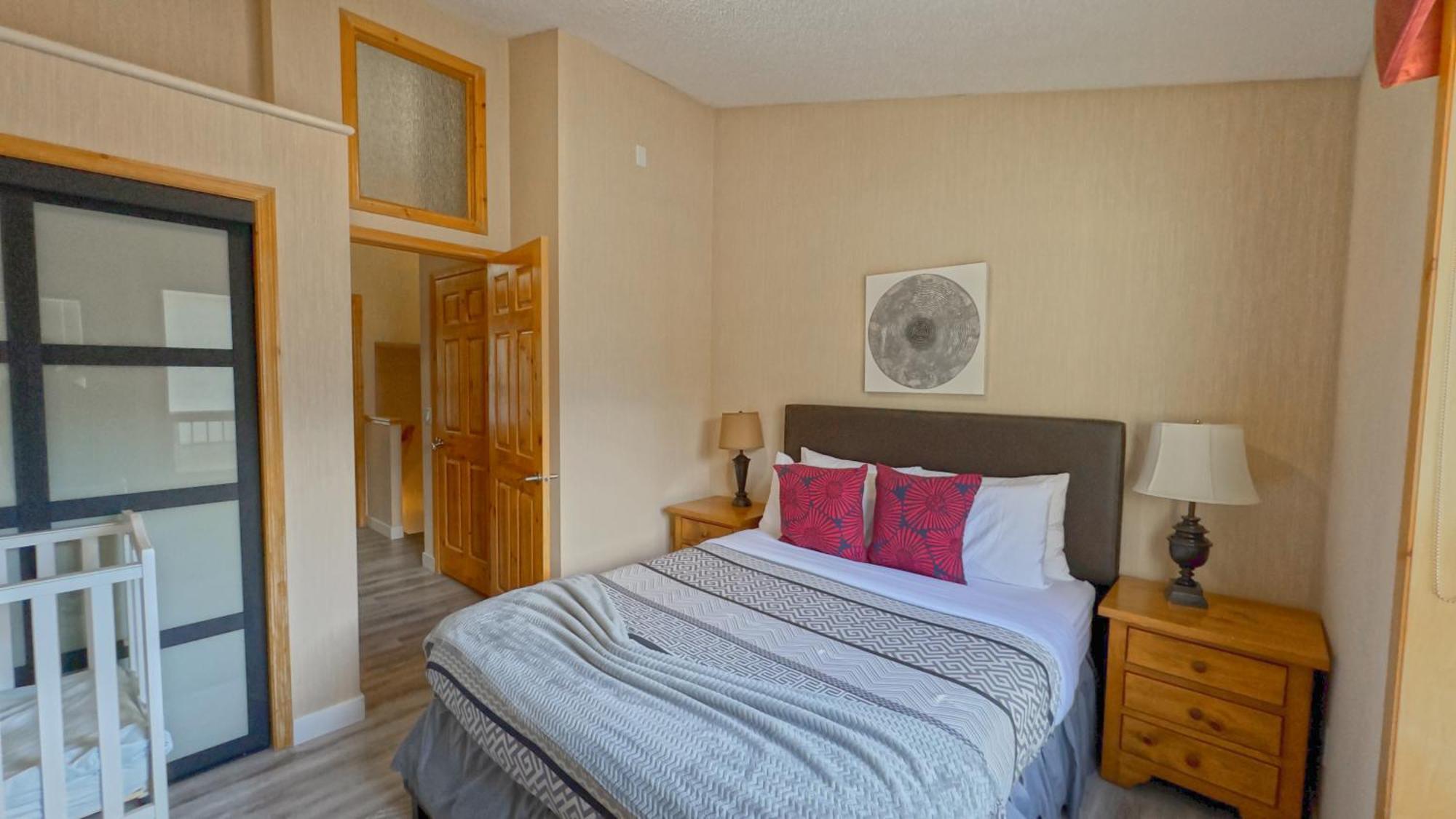 Banff Wood Lodge แคนมอร์ ภายนอก รูปภาพ