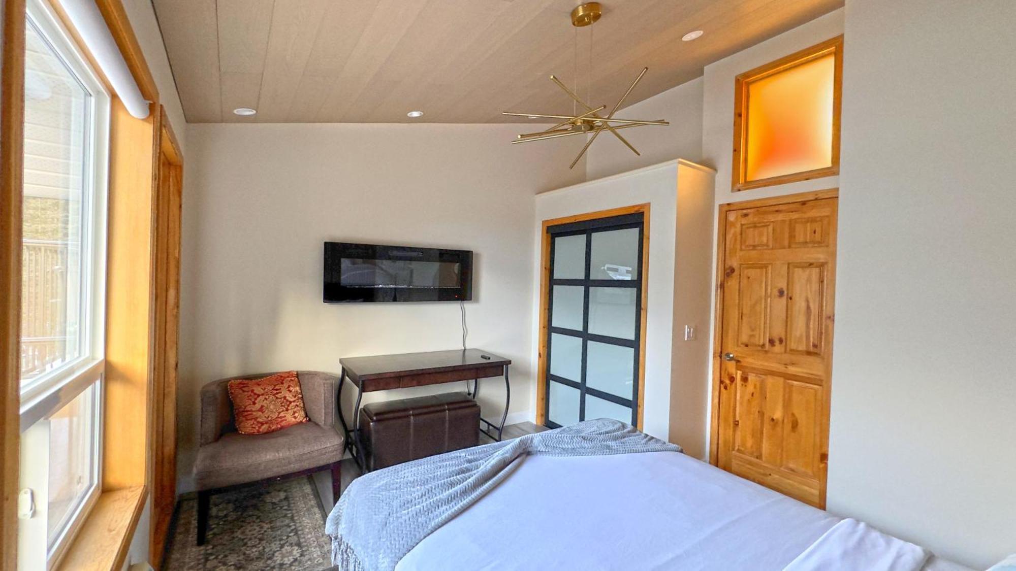 Banff Wood Lodge แคนมอร์ ภายนอก รูปภาพ